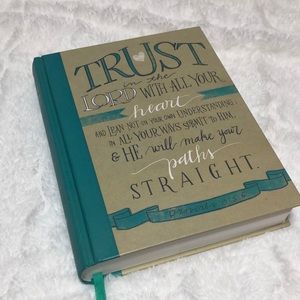 Beautiful Word Bible in excellent condition